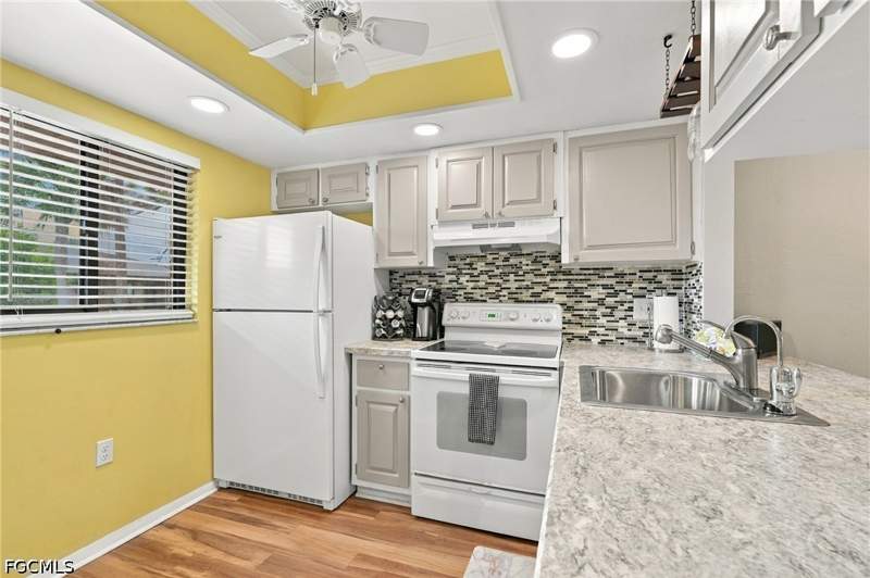 2 bedroom Condominium at 1240 Hall Rd 508, Country Pines Condo, North Fort Myers — photo 3