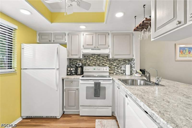 2 bedroom Condominium at 1240 Hall Rd 508, Country Pines Condo, North Fort Myers — photo 4