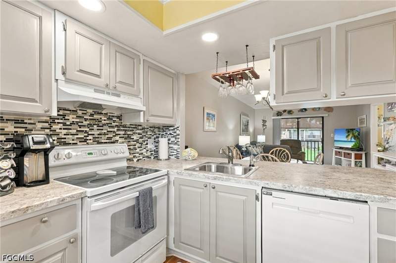 2 bedroom Condominium at 1240 Hall Rd 508, Country Pines Condo, North Fort Myers — photo 5