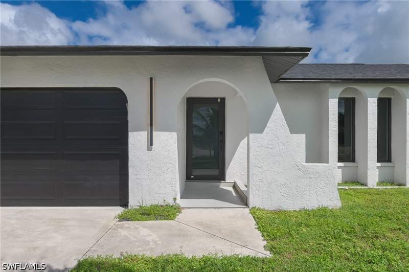 3 bedroom SingleFamilyResidence at 233 NW 11th Ter, Cape Coral, Cape Coral — photo 3