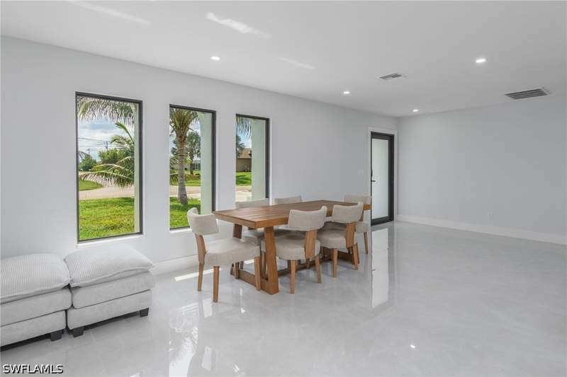 3 bedroom SingleFamilyResidence at 233 NW 11th Ter, Cape Coral, Cape Coral — photo 5