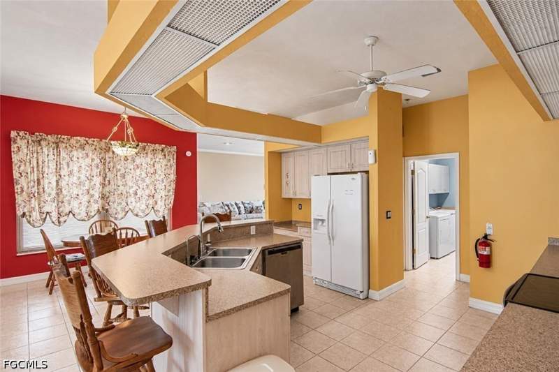 4 bedroom SingleFamilyResidence at 30 SW 15th Ter, Cape Coral, Cape Coral — photo 2