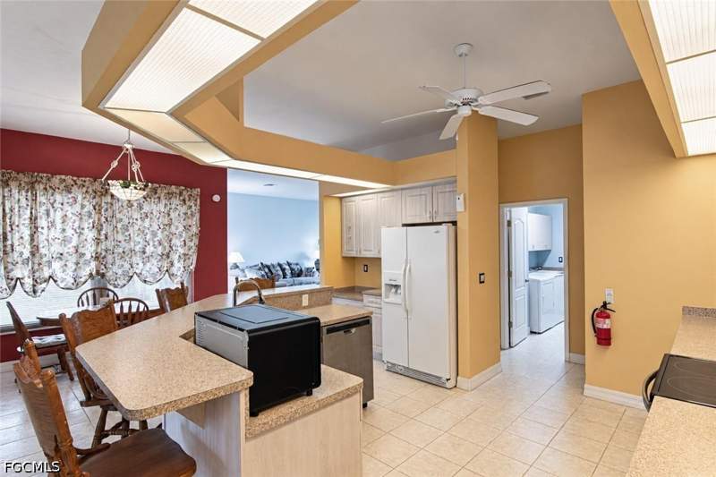 4 bedroom SingleFamilyResidence at 30 SW 15th Ter, Cape Coral, Cape Coral — photo 5