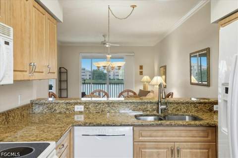 14061 Brant Point Cir 725, Fort Myers FL - photo 9 of 40