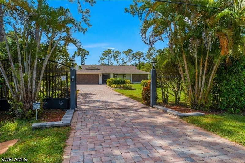 3 bedroom SingleFamilyResidence at 6440 Sable Ridge Ln, Livingston Woods, Naples — photo 2