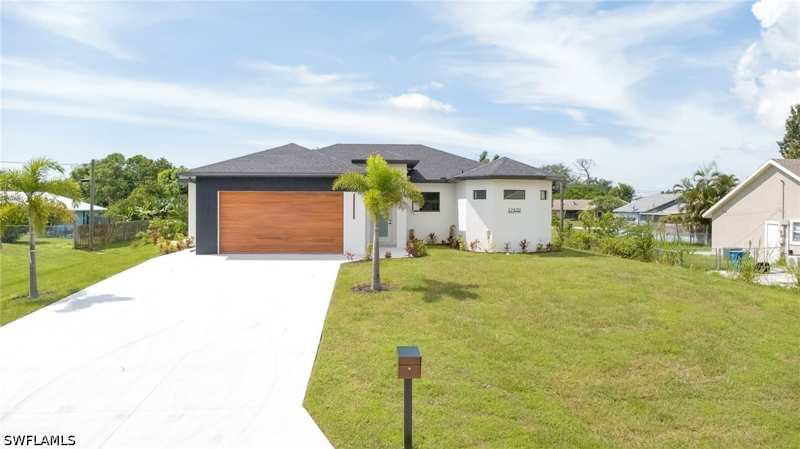 3 bedroom SingleFamilyResidence at 17420 Oriole Rd, San Carlos Park, Fort Myers — photo 1