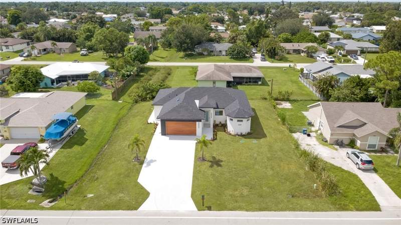 3 bedroom SingleFamilyResidence at 17420 Oriole Rd, San Carlos Park, Fort Myers — photo 2