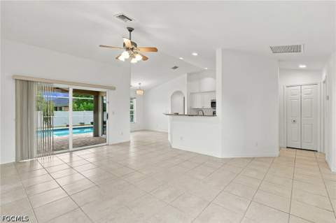 624 SW 9th Ave, Cape Coral FL - photo 6 of 38