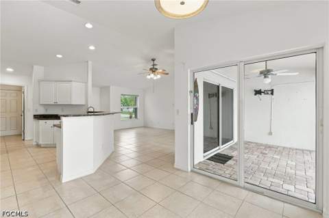 624 SW 9th Ave, Cape Coral FL - photo 9 of 38
