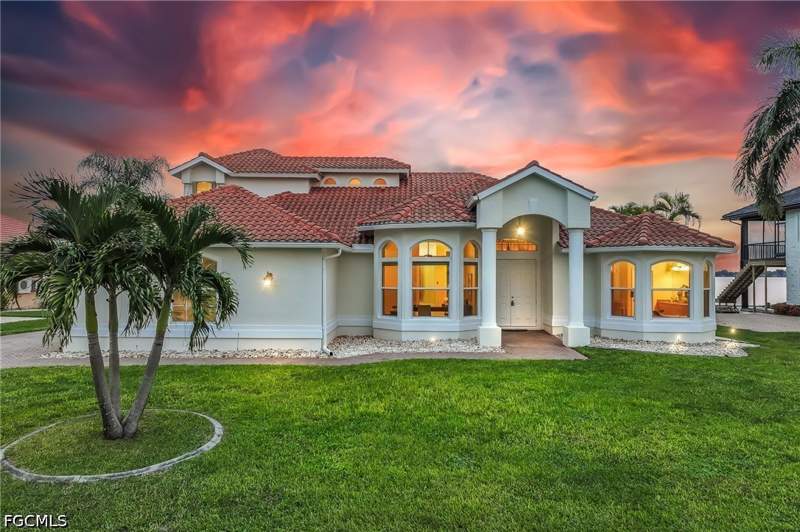 4 bedroom SingleFamilyResidence at 6140 River Shore Ct, Riverwatch, North Fort Myers — photo 2