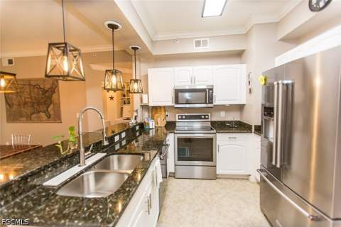 1101 Winding Pines Cir 106, Cape Coral FL - photo 6 of 23