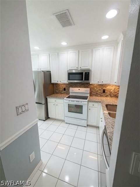 7715 Woodbrook Cir 3402, Naples FL - photo 14 of 44