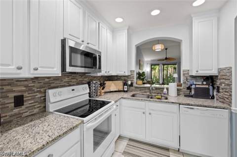 7715 Woodbrook Cir 3402, Naples FL - photo 9 of 44
