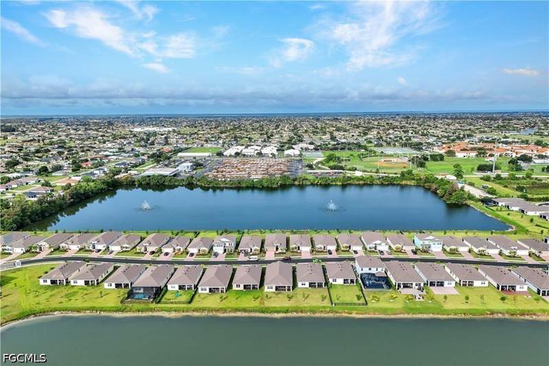3 bedroom SingleFamilyResidence at 447 Spring Hill Lake Loop, Stonewater, Cape Coral — photo 4
