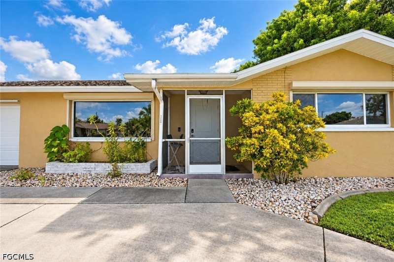 2 bedroom SingleFamilyResidence at 1204 SE 35th St, Cape Coral, Cape Coral — photo 1