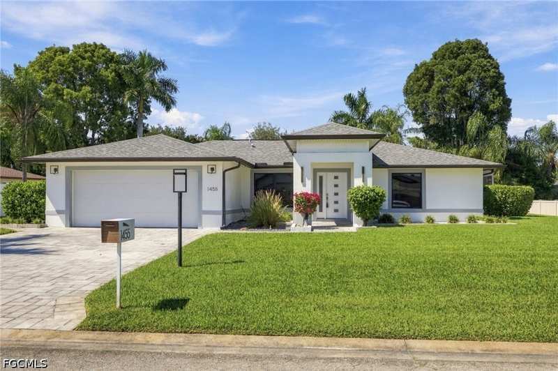 3 bedroom SingleFamilyResidence at 1455 Claret Ct, Whiskey Creek, Fort Myers — photo 1