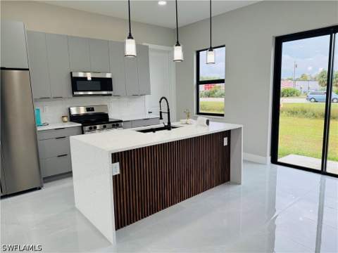54 Floyd Ave S, Lehigh Acres FL - photo 7 of 16