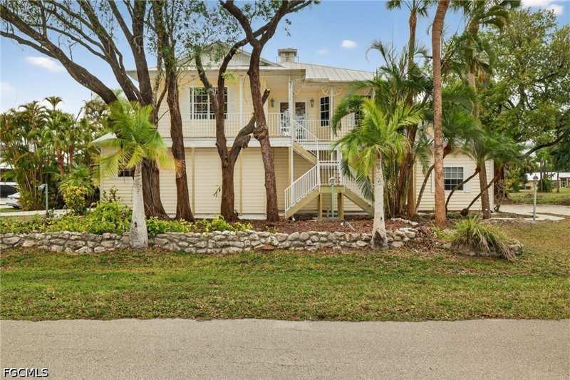 3 bedroom SingleFamilyResidence at 14941 Center St, Buckingham Air Park, Fort Myers — photo 1
