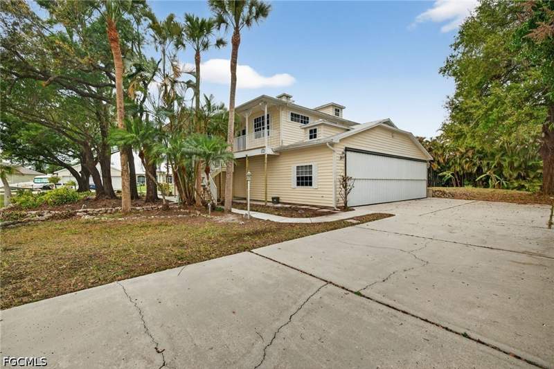 3 bedroom SingleFamilyResidence at 14941 Center St, Buckingham Air Park, Fort Myers — photo 2