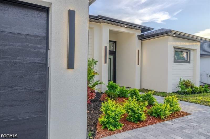 4 bedroom SingleFamilyResidence at 920 SE 5th Ter, Cape Coral, Cape Coral — photo 3