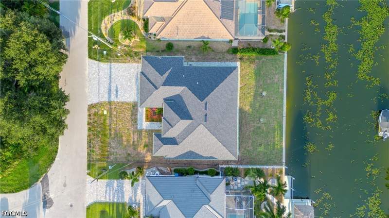 4 bedroom SingleFamilyResidence at 920 SE 5th Ter, Cape Coral, Cape Coral — photo 5