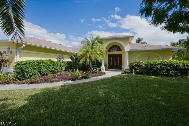 3 bedroom SingleFamilyResidence at 4417 SW 25th Pl, Cape Coral, Cape Coral — photo 1