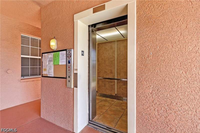 2 bedroom Condominium at 1121 Van Loon Commons Cir 205, Van Loon Commons, Cape Coral — photo 3
