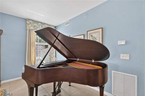 1121 Van Loon Commons Cir 205, Cape Coral FL - photo 9 of 35