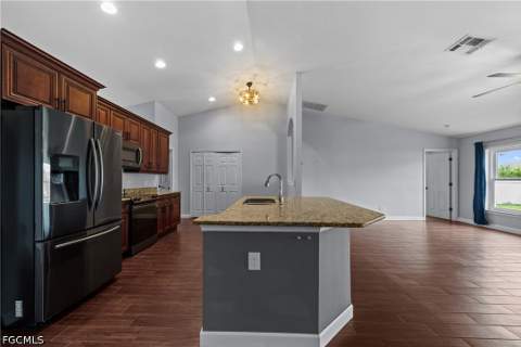 1330 NE 33rd Ln, Cape Coral FL - photo 12 of 36