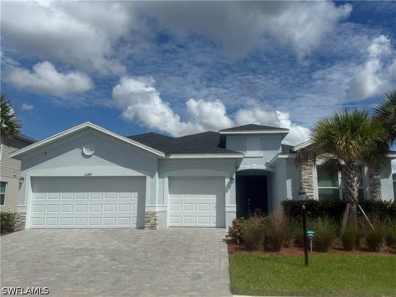 3 bedroom SingleFamilyResidence at 10419 Mineral Ct, Stonehill Manor, North Fort Myers — photo 1