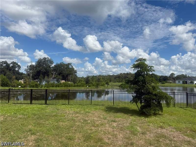 3 bedroom SingleFamilyResidence at 10419 Mineral Ct, Stonehill Manor, North Fort Myers — photo 3
