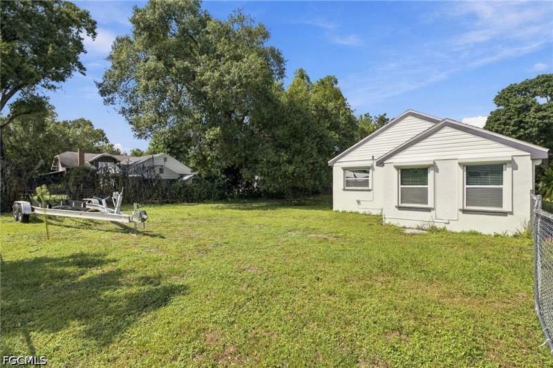 3 bedroom SingleFamilyResidence at 380 New York Dr, Alabama Grove Terrace, Fort Myers — photo 3