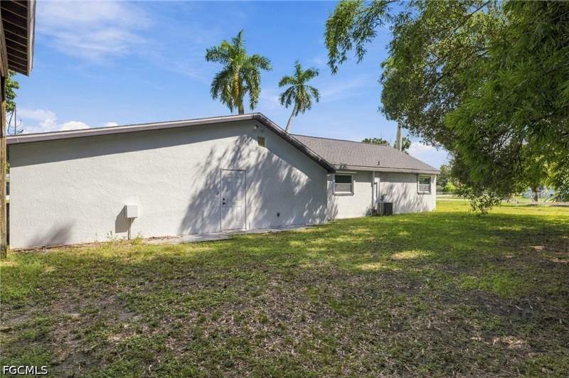 3 bedroom SingleFamilyResidence at 380 New York Dr, Alabama Grove Terrace, Fort Myers — photo 5