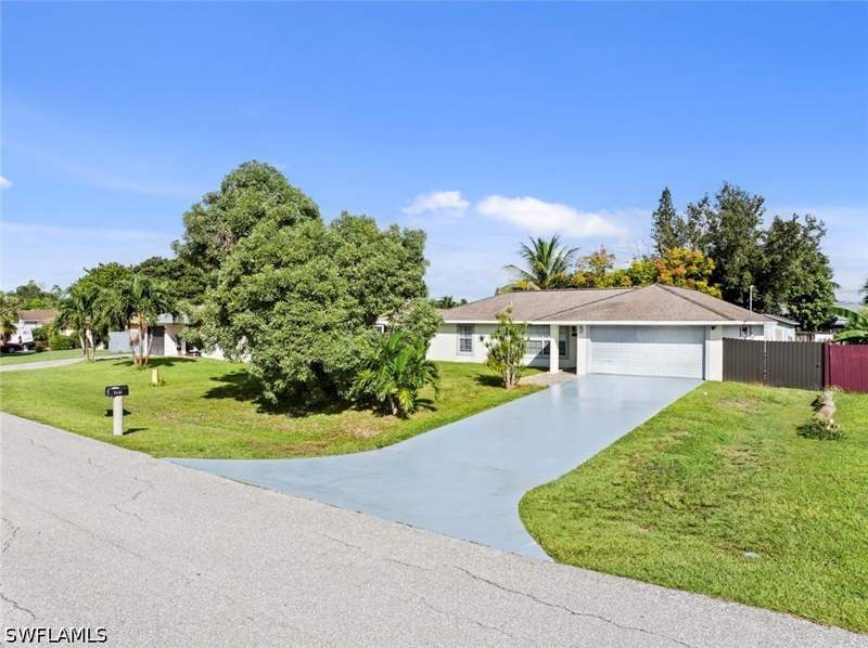 3 bedroom SingleFamilyResidence at 5467 28th Ave SW, Golden Gate City, Naples — photo 4