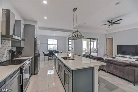 1005 SW 15th Pl, Cape Coral FL - photo 11 of 45