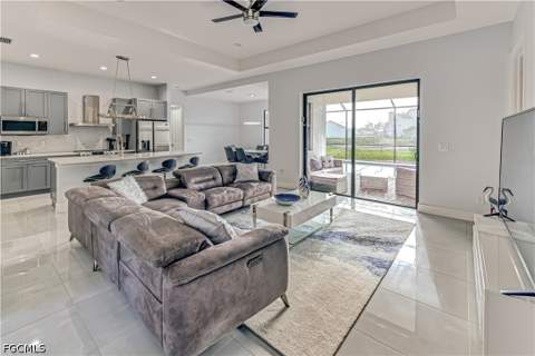1005 SW 15th Pl, Cape Coral FL - photo 6 of 45