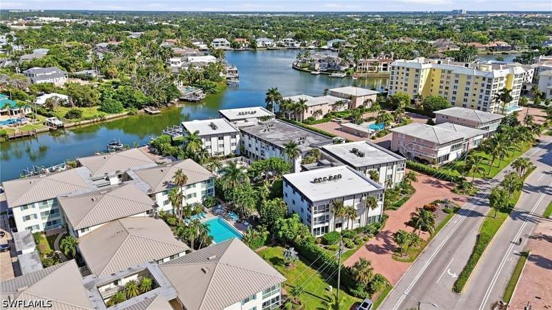 2 bedroom Condominium at 1930 Gulf Shore Blvd N B302, La Villa Riviera, Naples — photo 5
