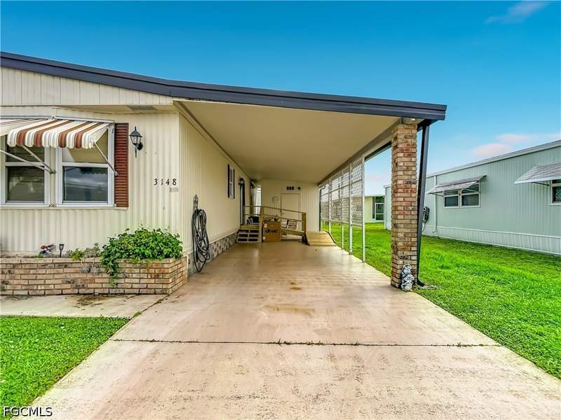 2 bedroom ManufacturedHome at 3148 Indian Village Ln, Lake Arrowhead Mob Village, North Fort Myers — photo 5