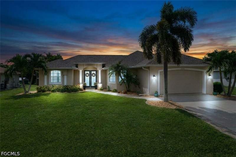 3 bedroom SingleFamilyResidence at 2208 NW 7th Ter, Cape Coral, Cape Coral — photo 2