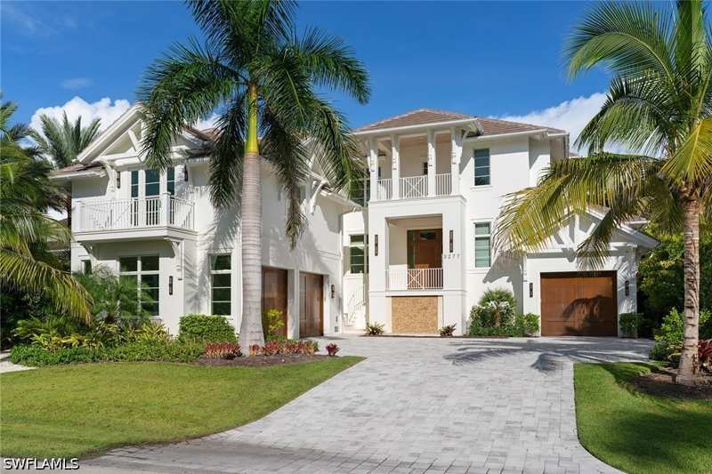 6 bedroom SingleFamilyResidence at 3277 Gordon Dr, Port Royal, Naples — photo 1