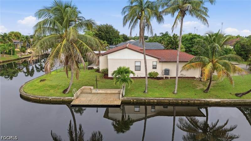 3 bedroom SingleFamilyResidence at 4204 SW 3rd Ave, Cape Coral, Cape Coral — photo 2