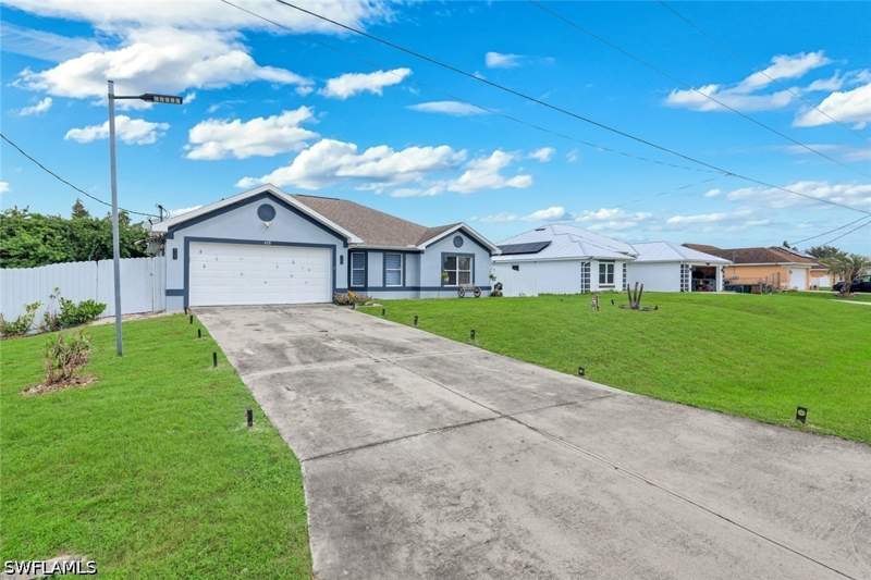 3 bedroom SingleFamilyResidence at 438 Willowbrook Dr, Lehigh Acres, Lehigh Acres — photo 2