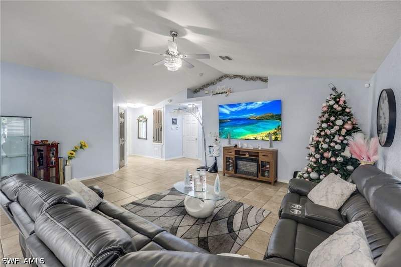 3 bedroom SingleFamilyResidence at 438 Willowbrook Dr, Lehigh Acres, Lehigh Acres — photo 5