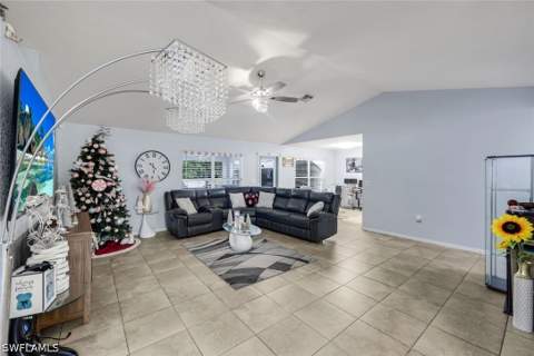 438 Willowbrook Dr, Lehigh Acres FL - photo 7 of 25