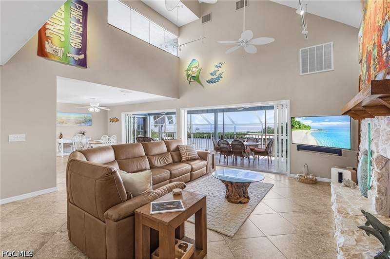 4 bedroom SingleFamilyResidence at 3681 San Carlos Dr, Bayview Acres, St James City — photo 5