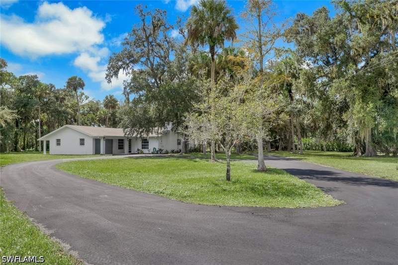 3 bedroom SingleFamilyResidence at 241 20th St NE, Golden Gate Estates, Naples — photo 3