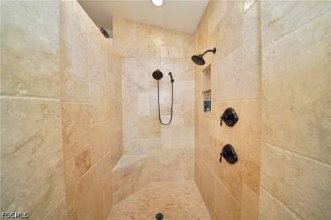 9201 Old Hickory Cir, Fort Myers FL - photo 19 of 53