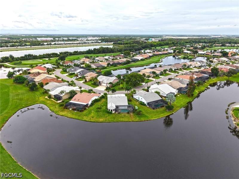 3 bedroom SingleFamilyResidence at 9201 Old Hickory Cir, Olde Hickory Golf & Country Club, Fort Myers — photo 5