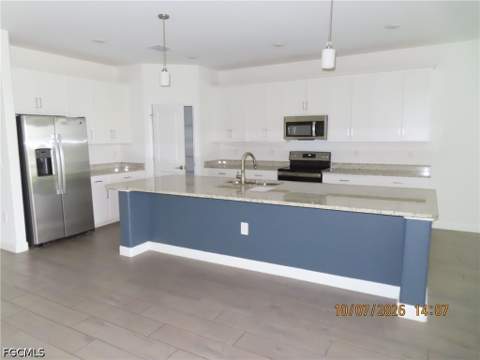 17401 Walnut Run Dr, Alva FL - photo 7 of 16