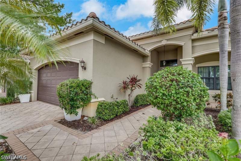 2 bedroom SingleFamilyResidence at 2862 Cinnamon Bay Cir, Riverstone, Naples — photo 2
